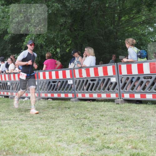 21.06.2025 - 27. Vierlanden-Triathlon KatJ http://msf.ph/oto/8009648 15.06.2025 13:03:20 Ziel 149, 233 meine-sportfotos.de