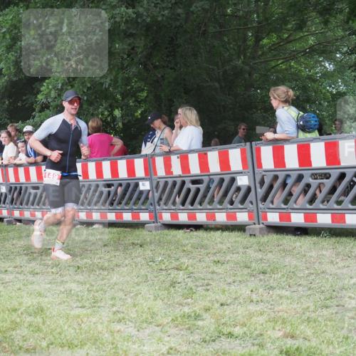 21.06.2025 - 27. Vierlanden-Triathlon KatJ http://msf.ph/oto/8009663 15.06.2025 13:03:20 Ziel 149, 233 meine-sportfotos.de