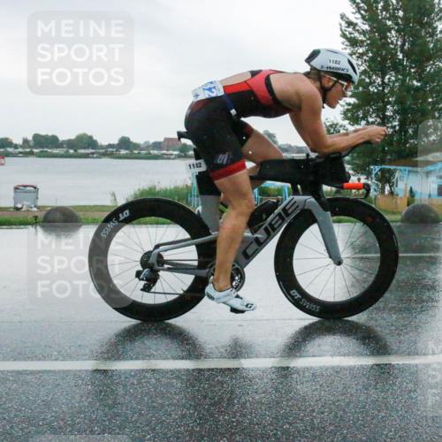 21.06.2025 - 27. Vierlanden-Triathlon H.Heesch http://msf.ph/oto/8009667 15.06.2025 13:37:53 Radfahren 1182 meine-sportfotos.de