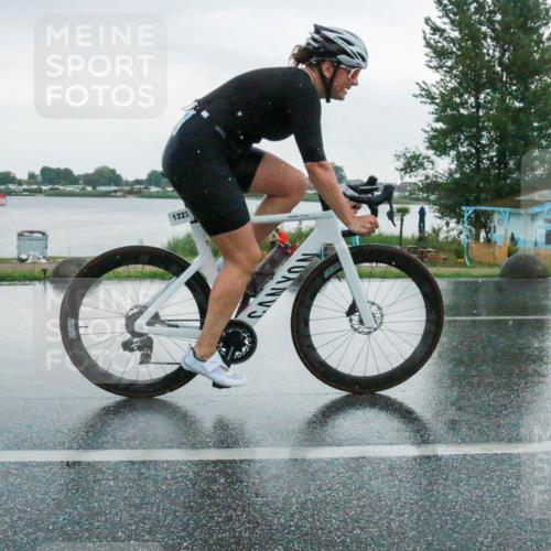 21.06.2025 - 27. Vierlanden-Triathlon H.Heesch http://msf.ph/oto/8009683 15.06.2025 13:39:41 Radfahren 1222 meine-sportfotos.de