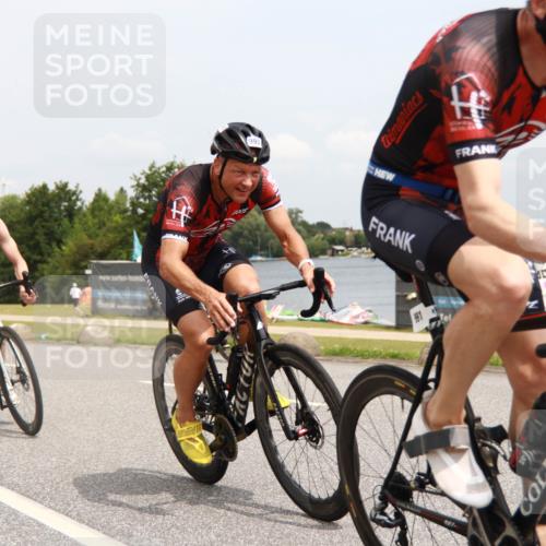 21.06.2025 - 27. Vierlanden-Triathlon H.Heesch http://msf.ph/oto/8009684 15.06.2025 12:29:45 Radfahren 937, 989, 990, 991, 992, 993 meine-sportfotos.de