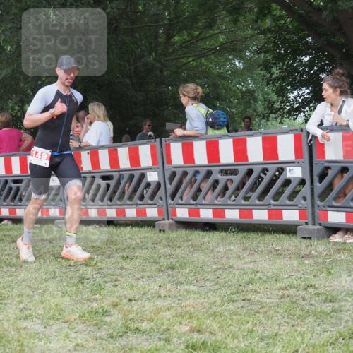 21.06.2025 - 27. Vierlanden-Triathlon KatJ http://msf.ph/oto/8009698 15.06.2025 13:03:20 Ziel 149, 233 meine-sportfotos.de