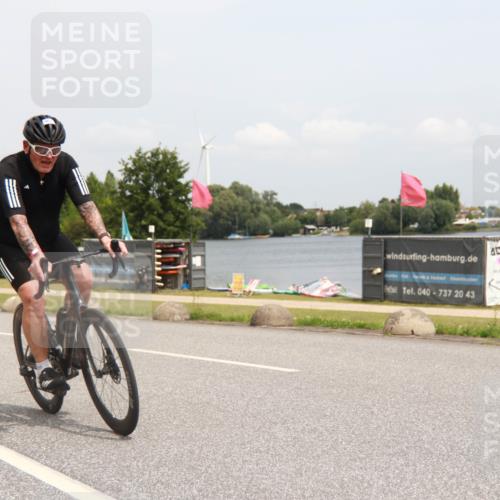 21.06.2025 - 27. Vierlanden-Triathlon H.Heesch http://msf.ph/oto/8009702 15.06.2025 12:29:50 Radfahren 937, 951, 989, 990, 991, 992, 993 meine-sportfotos.de