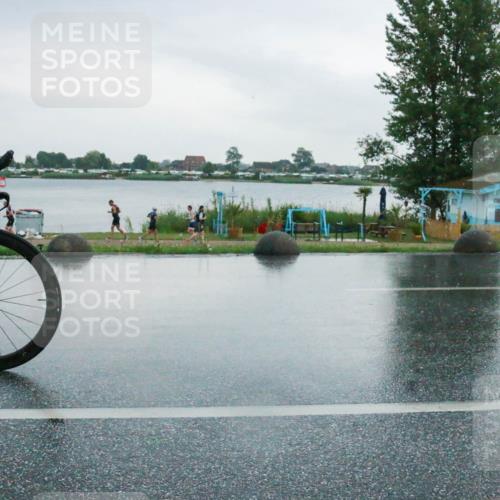 21.06.2025 - 27. Vierlanden-Triathlon H.Heesch http://msf.ph/oto/8009722 15.06.2025 13:40:34 Radfahren 1183 meine-sportfotos.de