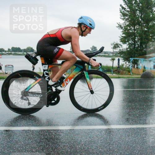 21.06.2025 - 27. Vierlanden-Triathlon H.Heesch http://msf.ph/oto/8009730 15.06.2025 13:40:35 Radfahren 1183 meine-sportfotos.de