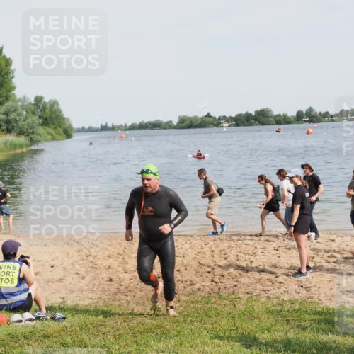 21.06.2025 - 27. Vierlanden-Triathlon MichiJ http://msf.ph/oto/8009754 15.06.2026 10:11:04 Schwimmen 451 meine-sportfotos.de