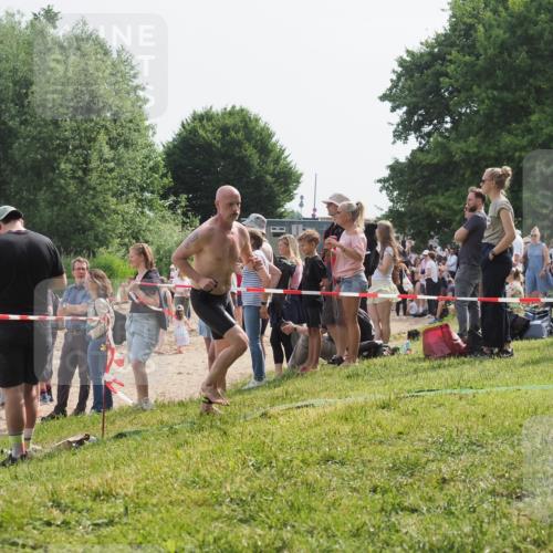 15.06.2025 - 27. Vierlanden-Triathlon KatJ http://msf.ph/oto/8009764 15.06.2025 10:07:52 Schwimmen 371, 395, 407 meine-sportfotos.de