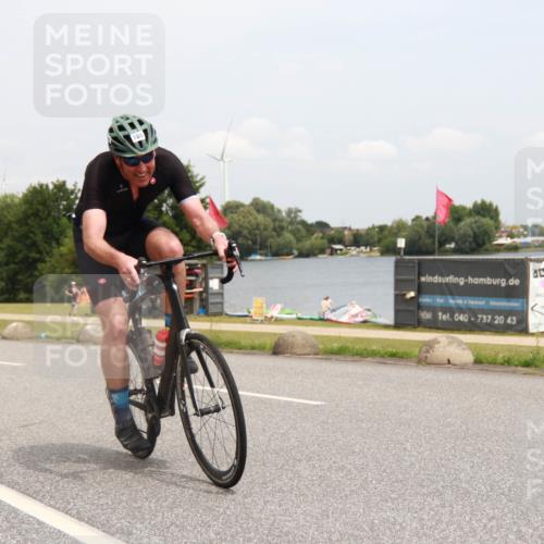 21.06.2025 - 27. Vierlanden-Triathlon H.Heesch http://msf.ph/oto/8009798 15.06.2025 12:31:42 Radfahren 785, 1000, 1001, 1002, 1003 meine-sportfotos.de