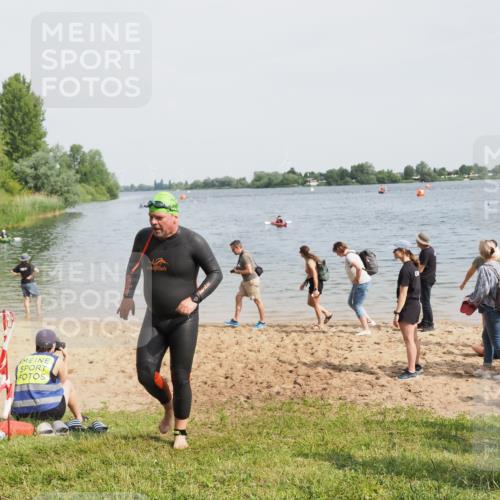 21.06.2025 - 27. Vierlanden-Triathlon MichiJ http://msf.ph/oto/8009816 15.06.2026 10:11:05 Schwimmen 451 meine-sportfotos.de