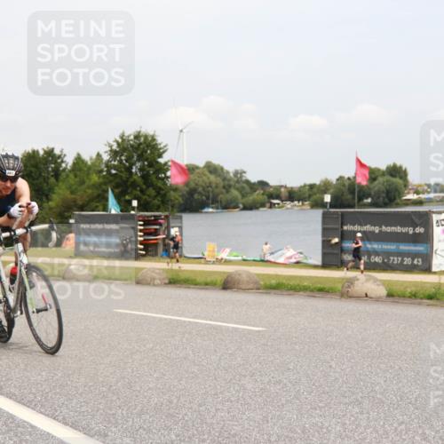 21.06.2025 - 27. Vierlanden-Triathlon H.Heesch http://msf.ph/oto/8009830 15.06.2025 12:31:48 Radfahren 861, 1000, 1001, 1002, 1003 meine-sportfotos.de