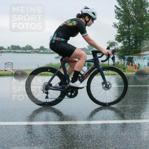 21.06.2025 - 27. Vierlanden-Triathlon H.Heesch http://msf.ph/oto/8009870 15.06.2025 13:43:22 Radfahren 1166, 1171 meine-sportfotos.de