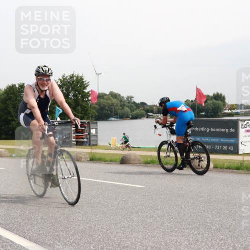 15.06.2025 - 27. Vierlanden-Triathlon H.Heesch http://msf.ph/oto/8009872 15.06.2025 10:58:36 Radfahren 144, 387 meine-sportfotos.de