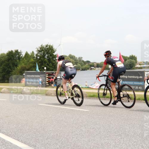 21.06.2025 - 27. Vierlanden-Triathlon H.Heesch http://msf.ph/oto/8009874 15.06.2025 12:32:24 Radfahren 819, 1057 meine-sportfotos.de