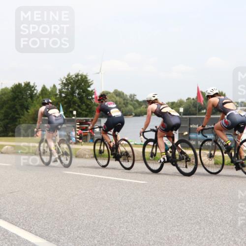 21.06.2025 - 27. Vierlanden-Triathlon H.Heesch http://msf.ph/oto/8009884 15.06.2025 12:32:24 Radfahren 819, 1057 meine-sportfotos.de