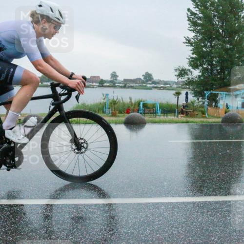 21.06.2025 - 27. Vierlanden-Triathlon H.Heesch http://msf.ph/oto/8009886 15.06.2025 13:43:57 Radfahren 1167, 1185, 1195 meine-sportfotos.de