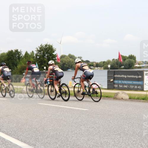 21.06.2025 - 27. Vierlanden-Triathlon H.Heesch http://msf.ph/oto/8009889 15.06.2025 12:32:24 Radfahren 819, 1057 meine-sportfotos.de
