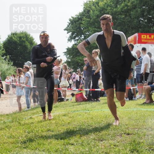 15.06.2025 - 27. Vierlanden-Triathlon KatJ http://msf.ph/oto/8009902 15.06.2025 10:07:59 Schwimmen 371, 395, 407 meine-sportfotos.de