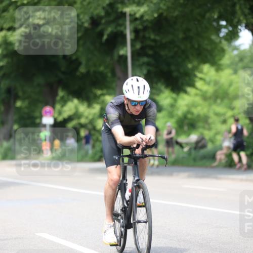 15.06.2025 - 7 Türme Triathlon Yannick Fuchs http://msf.ph/oto/8009921 15.06.2025 13:24:46 Radfahren 613, 674 meine-sportfotos.de