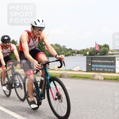 21.06.2025 - 27. Vierlanden-Triathlon H.Heesch http://msf.ph/oto/8009923 15.06.2025 12:32:34 Radfahren 1004, 1006, 1007, 1008 meine-sportfotos.de