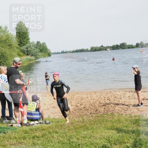 21.06.2025 - 27. Vierlanden-Triathlon MichiJ http://msf.ph/oto/8009928 15.06.2026 10:12:50 Schwimmen 512, 625 meine-sportfotos.de