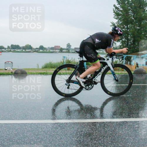 21.06.2025 - 27. Vierlanden-Triathlon H.Heesch http://msf.ph/oto/8009930 15.06.2025 13:44:40 Radfahren 1170, 1172, 1212 meine-sportfotos.de