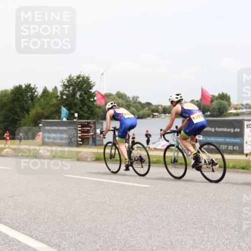 21.06.2025 - 27. Vierlanden-Triathlon H.Heesch http://msf.ph/oto/8009943 15.06.2025 12:32:53 Radfahren 1053, 1054, 1055, 1056 meine-sportfotos.de
