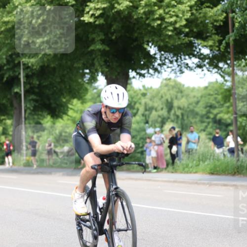 15.06.2025 - 7 Türme Triathlon Yannick Fuchs http://msf.ph/oto/8009947 15.06.2025 13:24:46 Radfahren 613, 674 meine-sportfotos.de