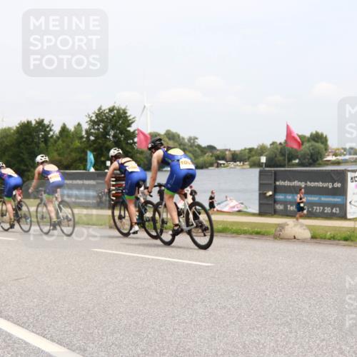 21.06.2025 - 27. Vierlanden-Triathlon H.Heesch http://msf.ph/oto/8009956 15.06.2025 12:32:53 Radfahren 1053, 1054, 1055, 1056 meine-sportfotos.de
