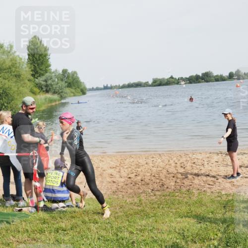21.06.2025 - 27. Vierlanden-Triathlon MichiJ http://msf.ph/oto/8009962 15.06.2026 10:12:50 Schwimmen 512, 625 meine-sportfotos.de