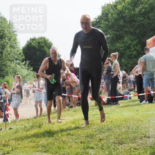 15.06.2025 - 27. Vierlanden-Triathlon KatJ http://msf.ph/oto/8009989 15.06.2025 10:08:11 Schwimmen 295, 373, 403 meine-sportfotos.de