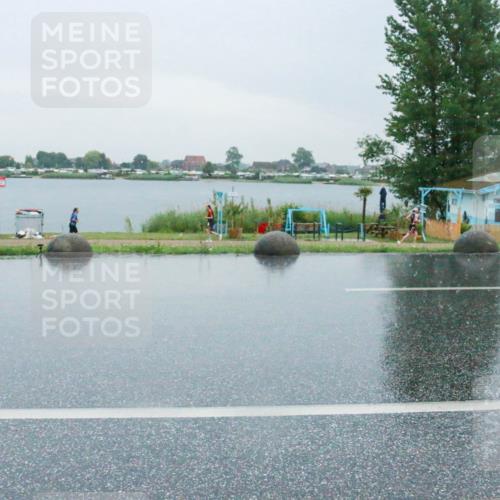 21.06.2025 - 27. Vierlanden-Triathlon H.Heesch http://msf.ph/oto/8009993 15.06.2025 13:46:06 Radfahren 1198, 1218 meine-sportfotos.de