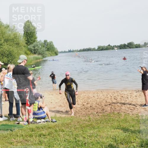 21.06.2025 - 27. Vierlanden-Triathlon MichiJ http://msf.ph/oto/8010013 15.06.2026 10:12:58 Schwimmen 512 meine-sportfotos.de