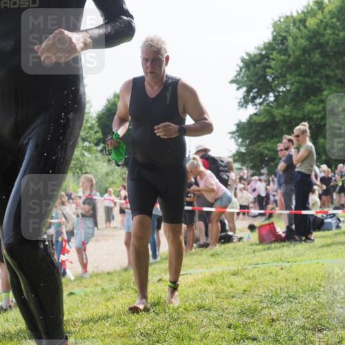 15.06.2025 - 27. Vierlanden-Triathlon KatJ http://msf.ph/oto/8010024 15.06.2025 10:08:12 Schwimmen 295, 373, 403 meine-sportfotos.de