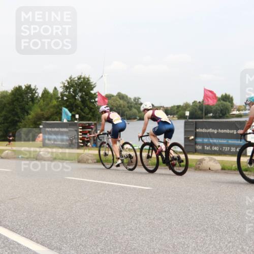 21.06.2025 - 27. Vierlanden-Triathlon H.Heesch http://msf.ph/oto/8010034 15.06.2025 12:34:02 Radfahren 888, 1065, 1067, 1068 meine-sportfotos.de