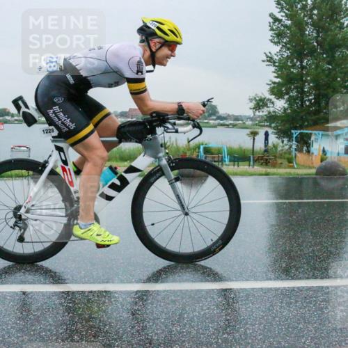 21.06.2025 - 27. Vierlanden-Triathlon H.Heesch http://msf.ph/oto/8010038 15.06.2025 13:46:44 Radfahren 1203, 1228 meine-sportfotos.de