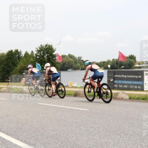 21.06.2025 - 27. Vierlanden-Triathlon H.Heesch http://msf.ph/oto/8010039 15.06.2025 12:34:02 Radfahren 888, 1065, 1067, 1068 meine-sportfotos.de