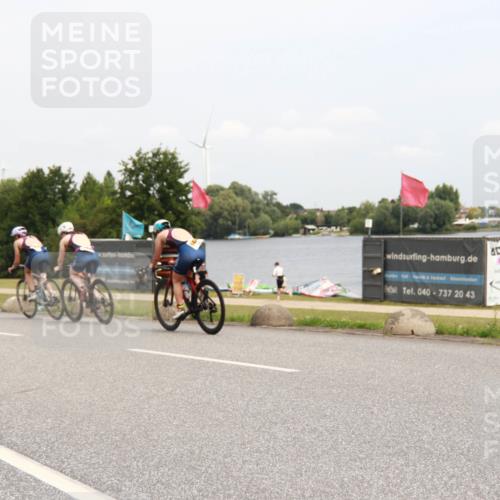 21.06.2025 - 27. Vierlanden-Triathlon H.Heesch http://msf.ph/oto/8010048 15.06.2025 12:34:02 Radfahren 888, 1065, 1067, 1068 meine-sportfotos.de