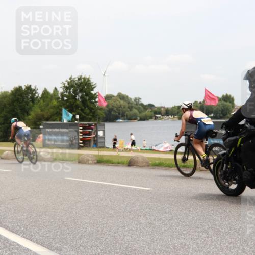 21.06.2025 - 27. Vierlanden-Triathlon H.Heesch http://msf.ph/oto/8010054 15.06.2025 12:34:03 Radfahren 888, 1065, 1066, 1067, 1068 meine-sportfotos.de