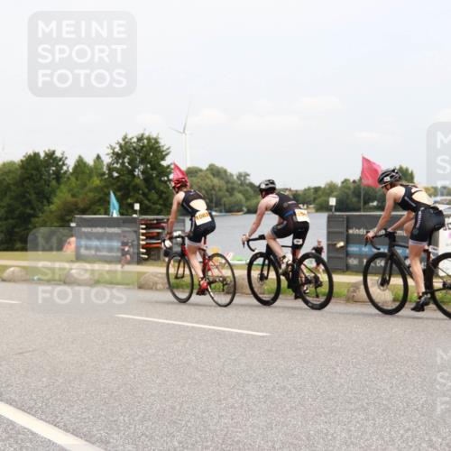 21.06.2025 - 27. Vierlanden-Triathlon H.Heesch http://msf.ph/oto/8010076 15.06.2025 12:34:04 Radfahren 888, 1065, 1066, 1067, 1068 meine-sportfotos.de