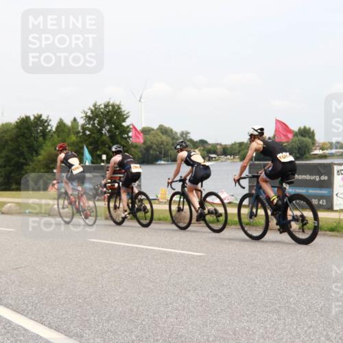 21.06.2025 - 27. Vierlanden-Triathlon H.Heesch http://msf.ph/oto/8010078 15.06.2025 12:34:05 Radfahren 888, 1061, 1062, 1063, 1064, 1065, 1066, 1067, 1068 meine-sportfotos.de