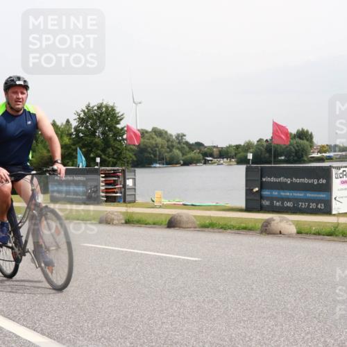 15.06.2025 - 27. Vierlanden-Triathlon H.Heesch http://msf.ph/oto/8010081 15.06.2025 10:59:56 Radfahren 374 meine-sportfotos.de