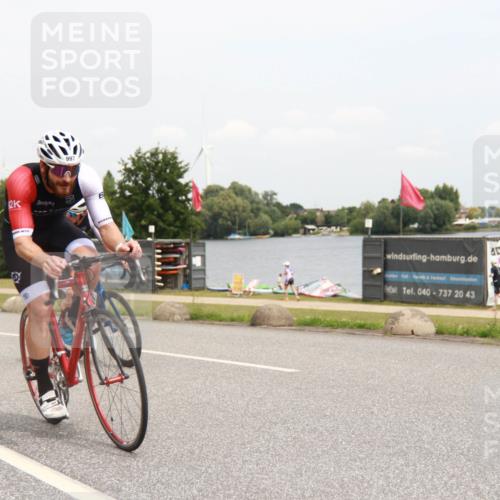 21.06.2025 - 27. Vierlanden-Triathlon H.Heesch http://msf.ph/oto/8010085 15.06.2025 12:34:11 Radfahren 994, 995, 996, 997, 998, 1061, 1062, 1063, 1064, 1066 meine-sportfotos.de