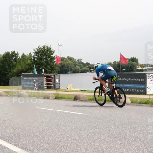 15.06.2025 - 27. Vierlanden-Triathlon H.Heesch http://msf.ph/oto/8010092 15.06.2025 11:00:09 Radfahren 129 meine-sportfotos.de