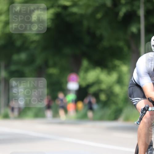 15.06.2025 - 7 Türme Triathlon Yannick Fuchs http://msf.ph/oto/8010103 15.06.2025 13:24:55 Radfahren 208, 473, 550 meine-sportfotos.de