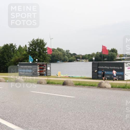 15.06.2025 - 27. Vierlanden-Triathlon H.Heesch http://msf.ph/oto/8010115 15.06.2025 11:00:28 Radfahren 227, 650, 676 meine-sportfotos.de
