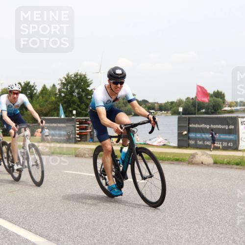 21.06.2025 - 27. Vierlanden-Triathlon H.Heesch http://msf.ph/oto/8010137 15.06.2025 12:34:35 Radfahren 891, 944, 1009, 1010, 1011, 1012, 1013 meine-sportfotos.de