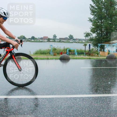 21.06.2025 - 27. Vierlanden-Triathlon H.Heesch http://msf.ph/oto/8010138 15.06.2025 13:47:33 Radfahren 1181 meine-sportfotos.de