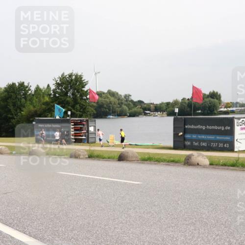 15.06.2025 - 27. Vierlanden-Triathlon H.Heesch http://msf.ph/oto/8010159 15.06.2025 11:00:33 Radfahren 157, 227, 489, 571, 638, 650 meine-sportfotos.de