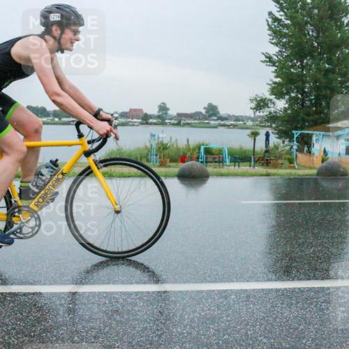 21.06.2025 - 27. Vierlanden-Triathlon H.Heesch http://msf.ph/oto/8010165 15.06.2025 13:47:43 Radfahren 1216 meine-sportfotos.de