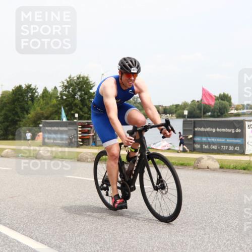 21.06.2025 - 27. Vierlanden-Triathlon H.Heesch http://msf.ph/oto/8010167 15.06.2025 12:34:36 Radfahren 891, 944, 1009, 1010, 1011, 1012, 1013 meine-sportfotos.de